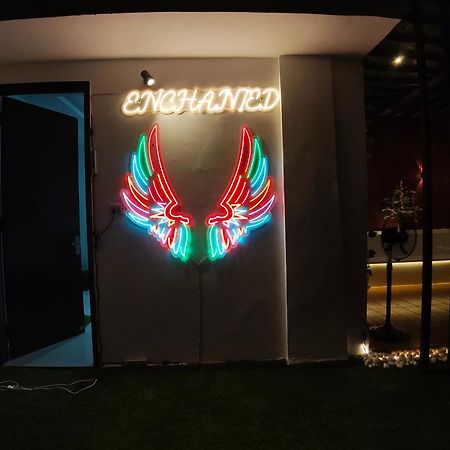 Hotel Enchanted The Roof Rekha, With Private Trace Garden Neu-Delhi Exterior foto